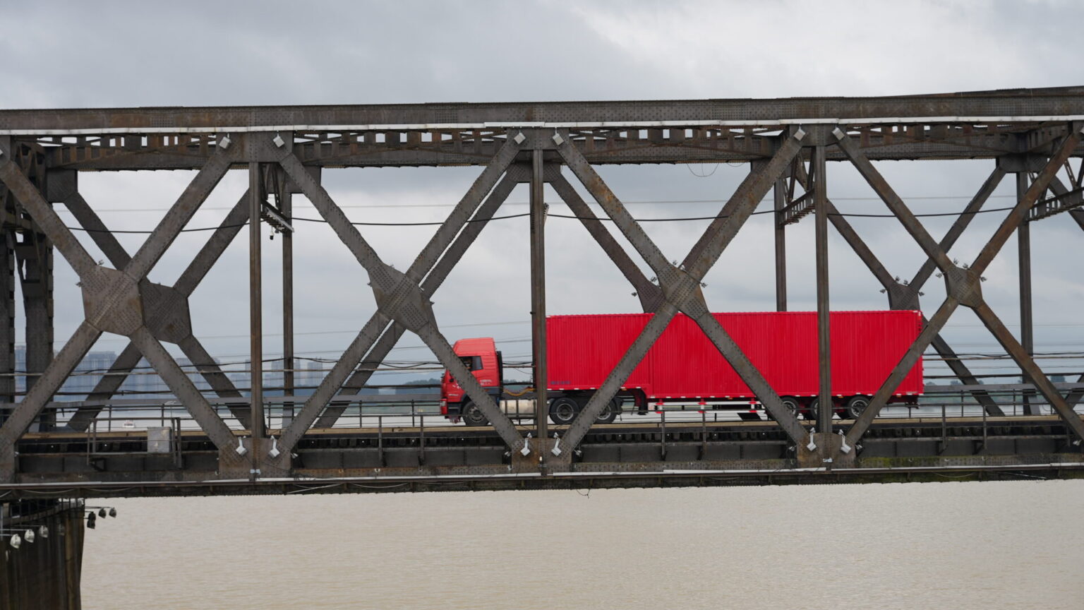 Old friendship bridge